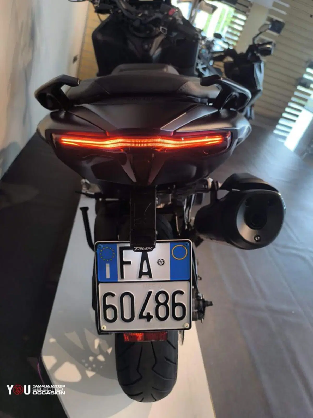 Yamaha T-Max 560 (2022 - 24) (8)