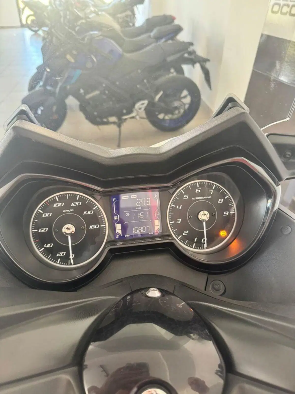 Yamaha X-Max 300 (2021 - 24) (5)