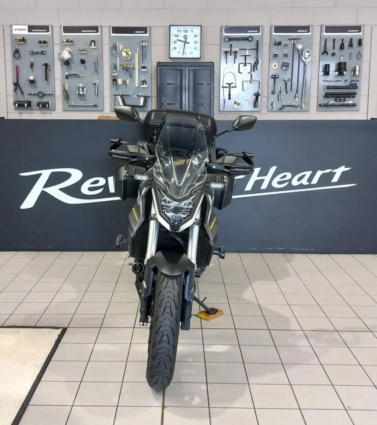 Honda CB 750 Hornet (2023 - 24) (3)