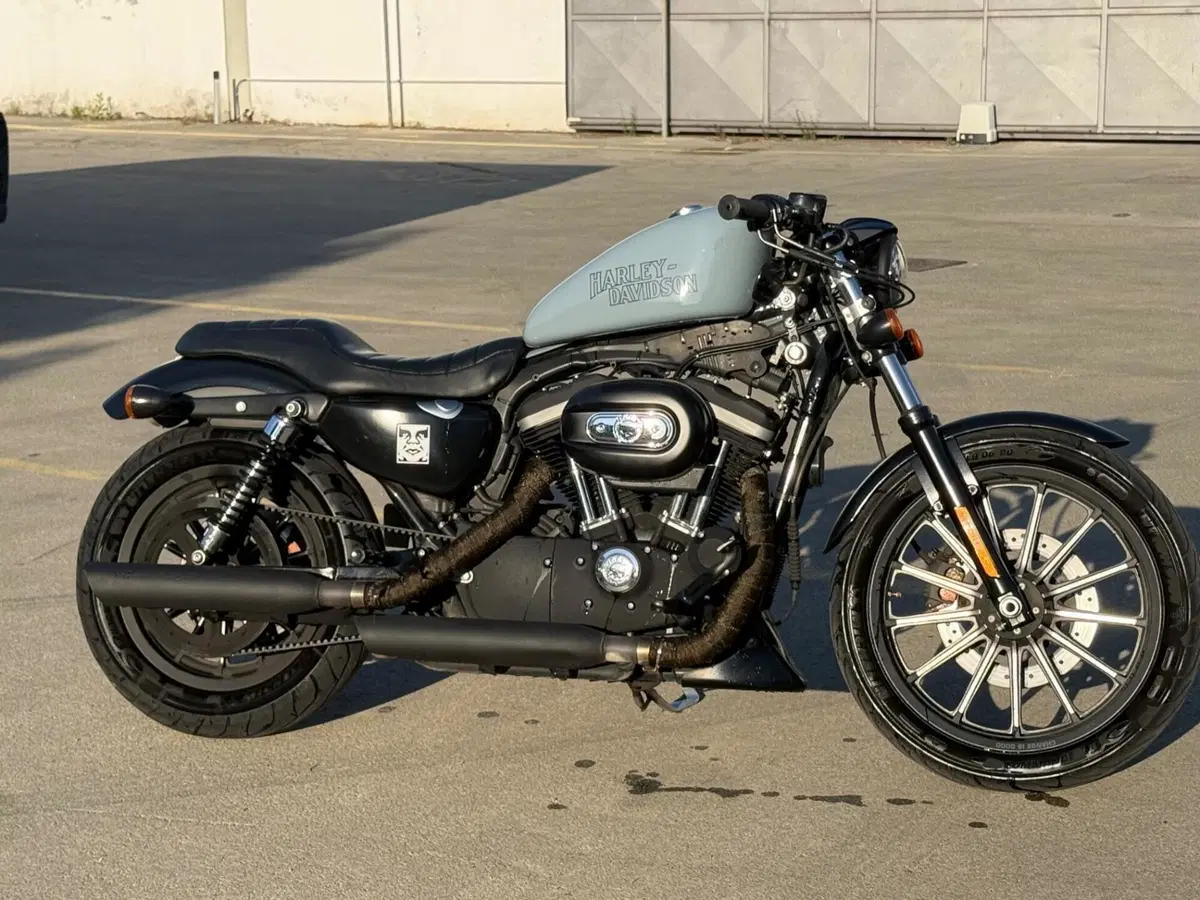 Harley-Davidson 883 Iron (2009 - 11) - XL 883N
