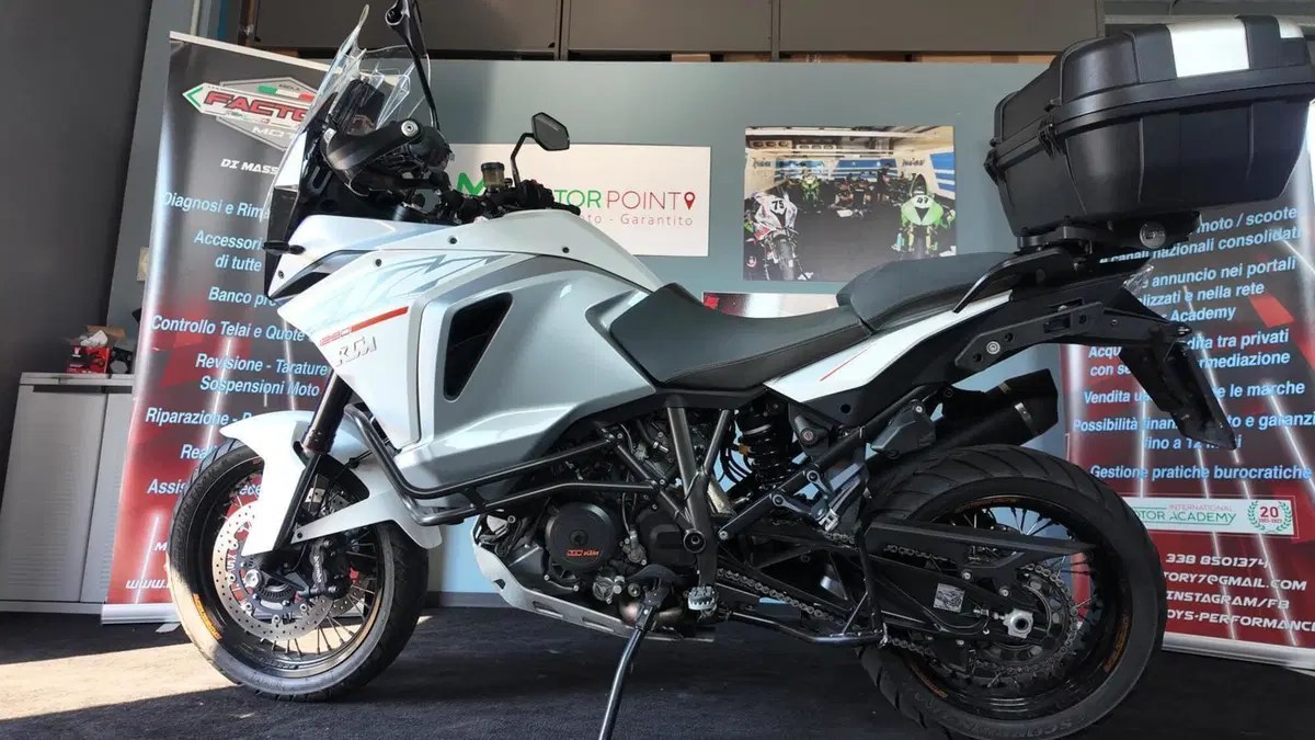 KTM 1290 Super Adventure (2015 - 16) (2)