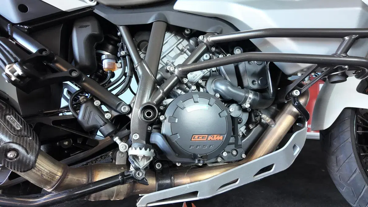 KTM 1290 Super Adventure (2015 - 16) (7)