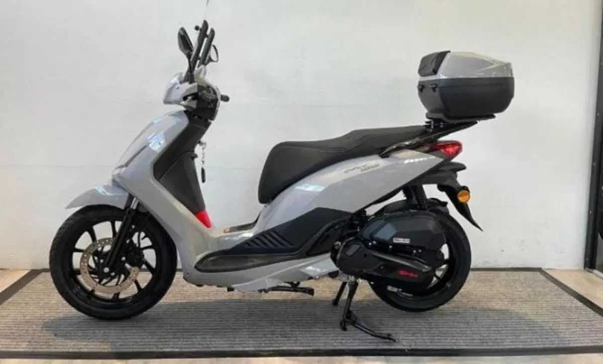 Swm C-Fly 125 (2026) (3)