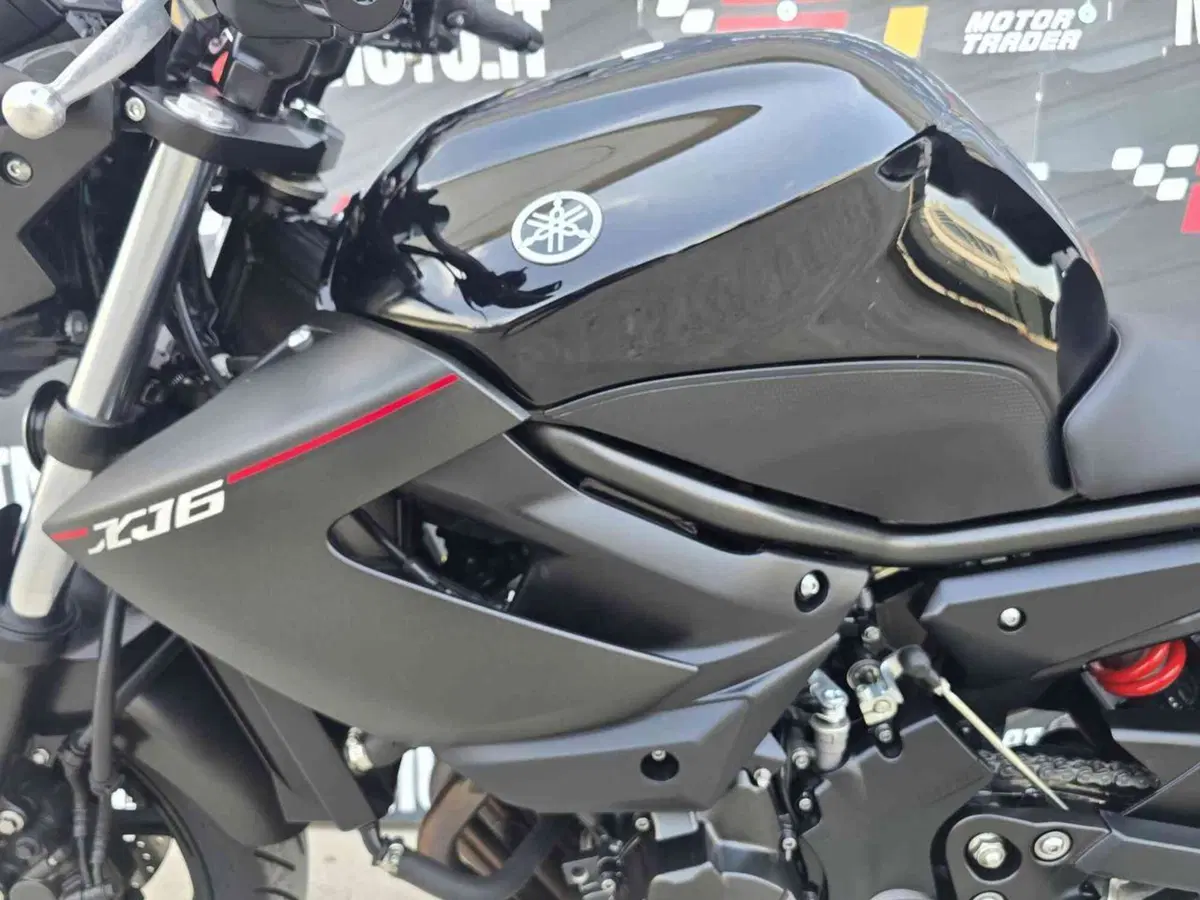 Yamaha XJ6 (2008 - 15) (4)