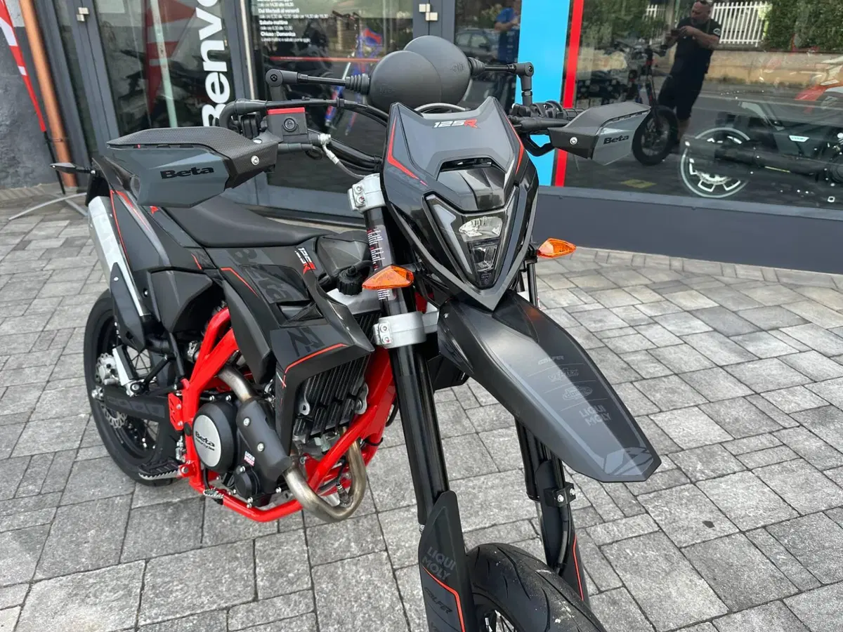 Betamotor RR 125 4T Motard R (2025 - 26) (2)