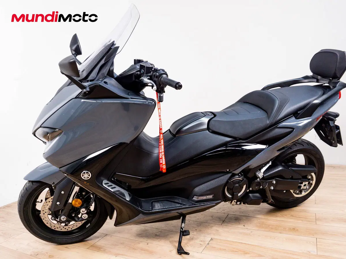 Yamaha T-Max 560 Tech Max (2020) (8)
