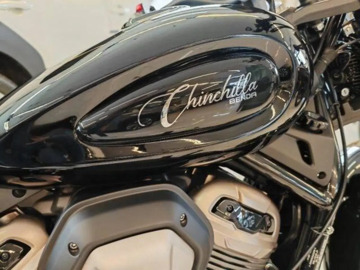 Benda Motorcycles Chinchilla 500 V2 (2025 - 26) (5)