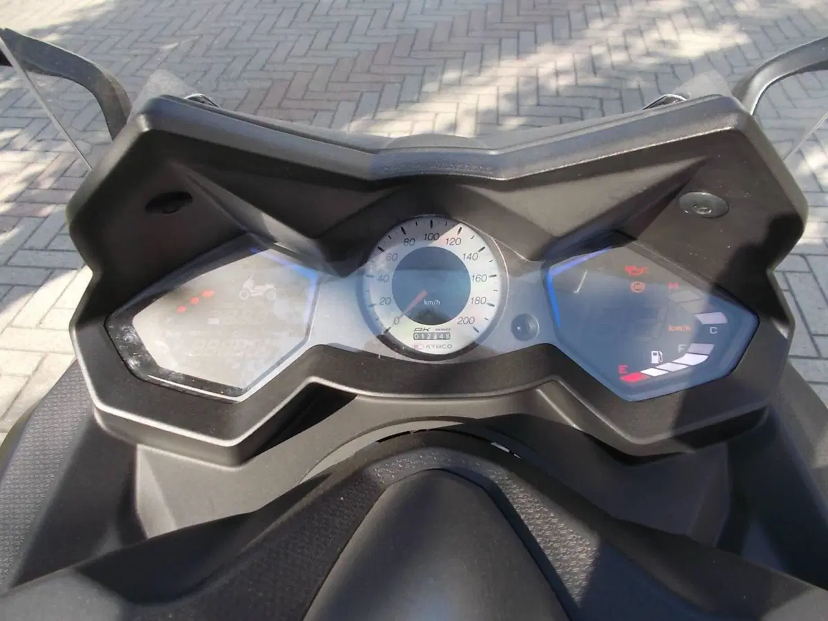Kymco AK 550 (2017 - 19) (3)