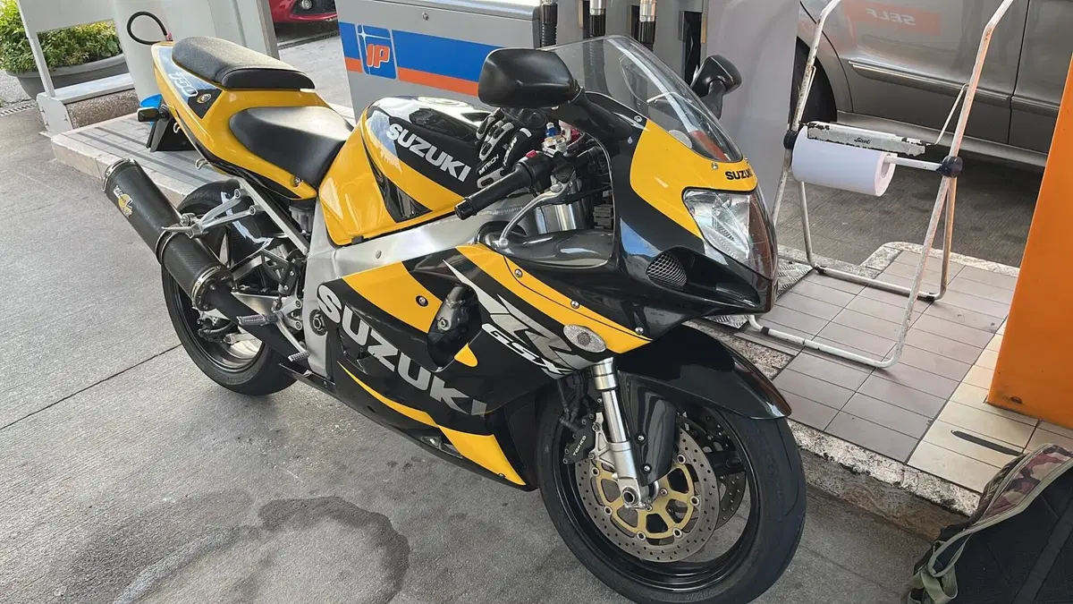 Suzuki GSX R 750 (1999 - 03) (5)