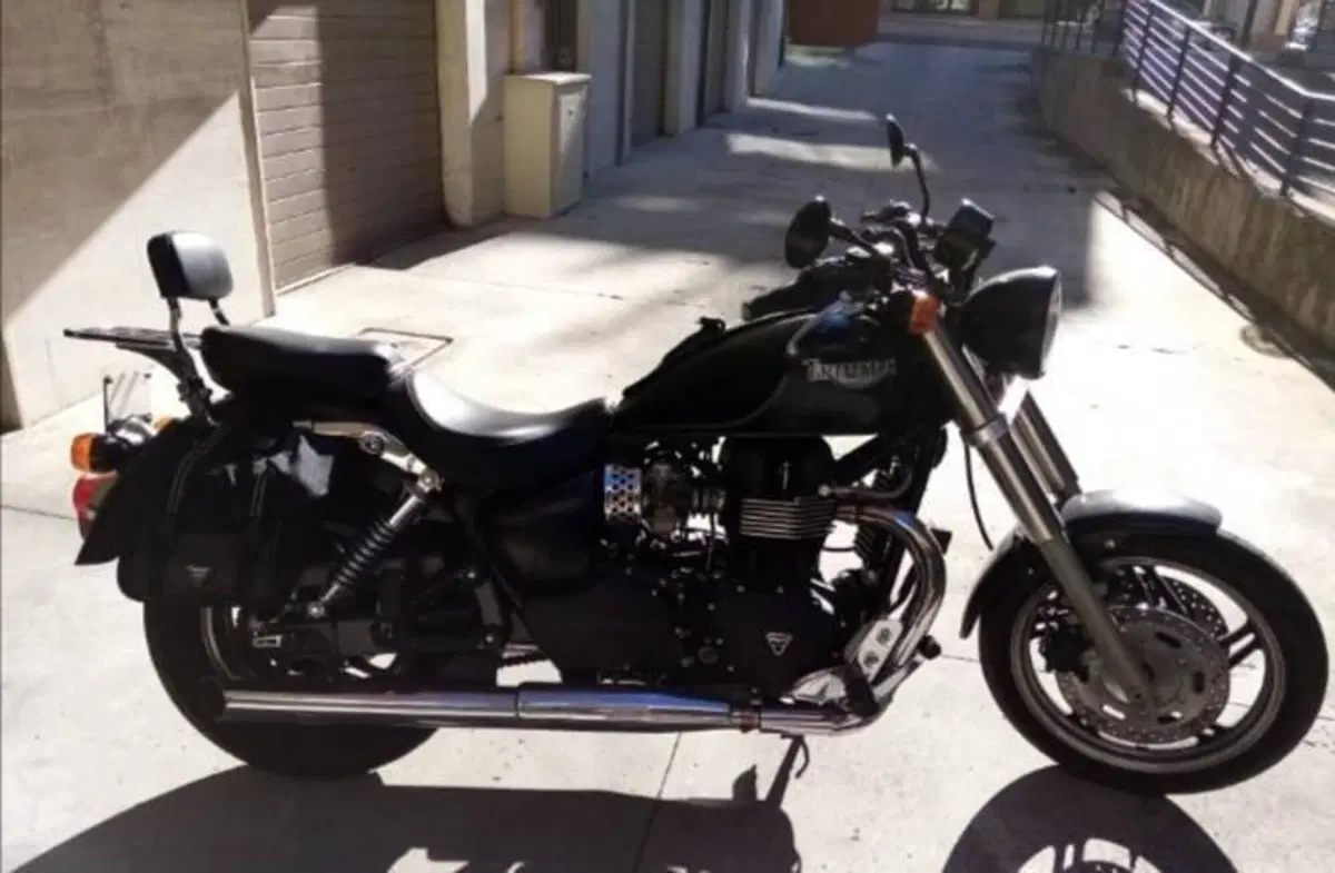 Triumph Speedmaster 865 (2005 - 10)