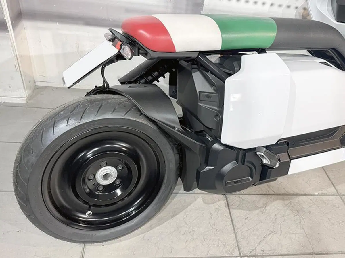 Bmw CE 04 (2021 - 25) (5)