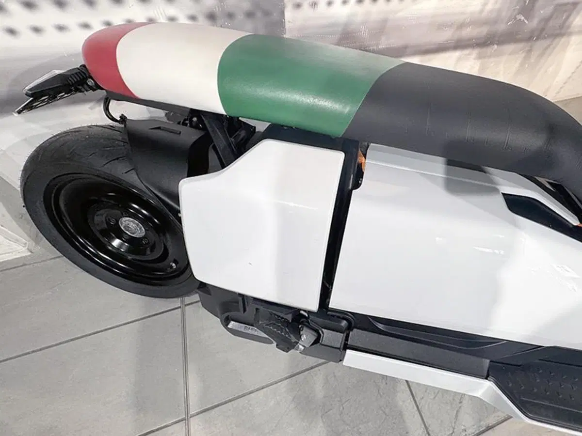 Bmw CE 04 (2021 - 25) (6)