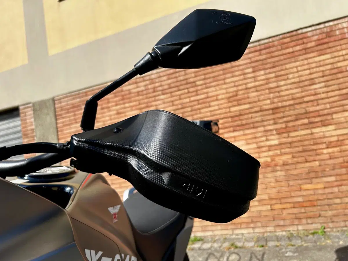 Moto Morini X-Cape 650 (2021 - 26) (6)