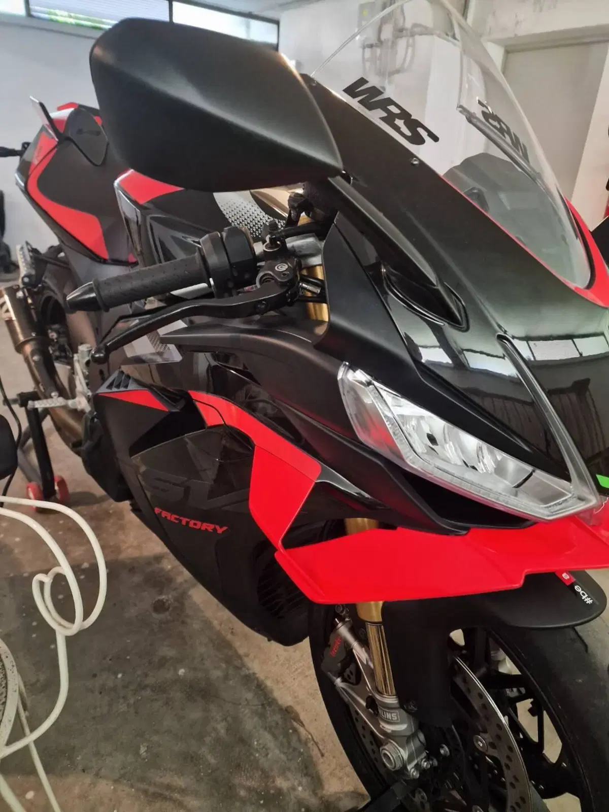 Aprilia RSV4 1100 Factory (2025 - 26) (2)