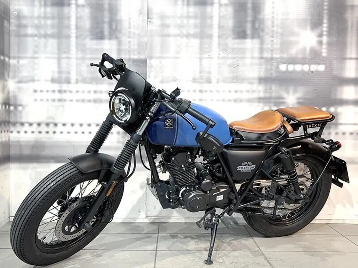 Brixton Motorcycles Rayburn 125 (2021 - 26) (7)