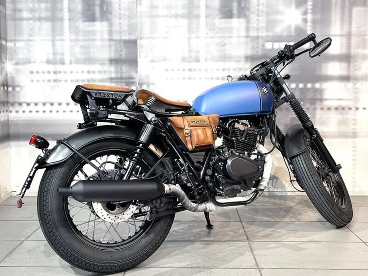 Brixton Motorcycles Rayburn 125 (2021 - 26) (8)