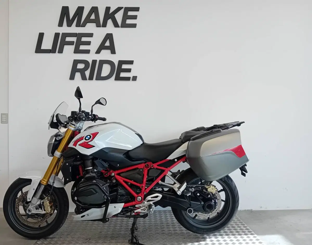 Bmw R 1200 R (2015 - 16) (2)