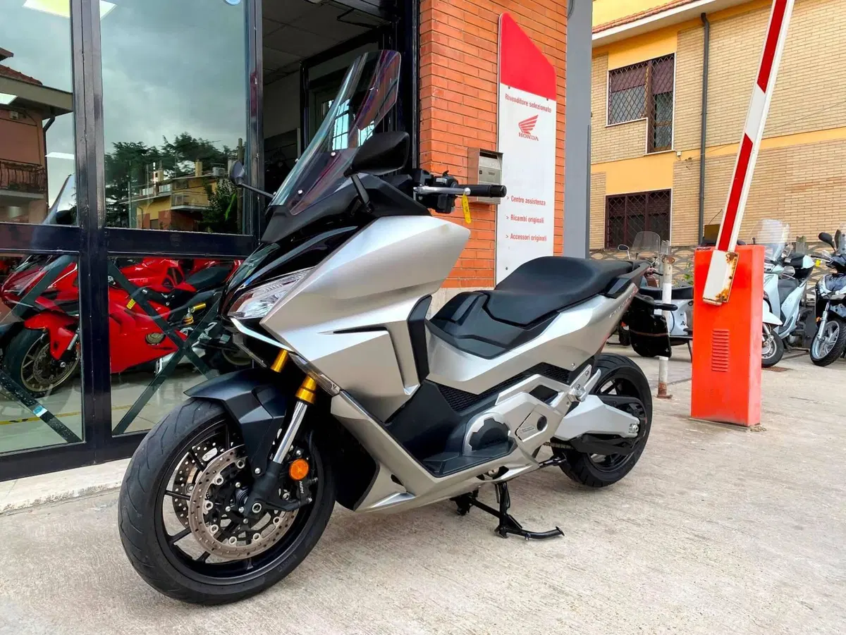 Honda Forza 750 DCT (2021 - 24) (4)