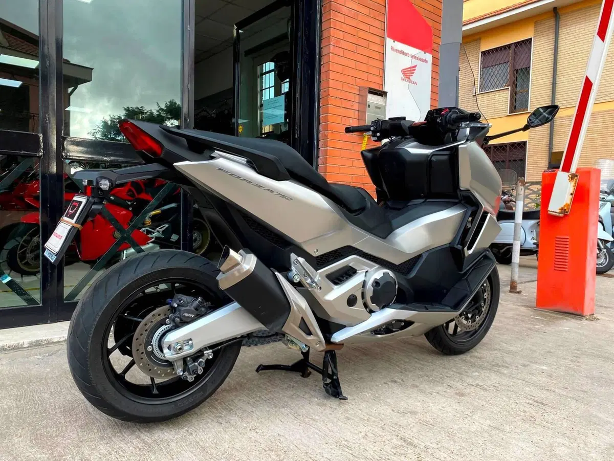 Honda Forza 750 DCT (2021 - 24) (8)