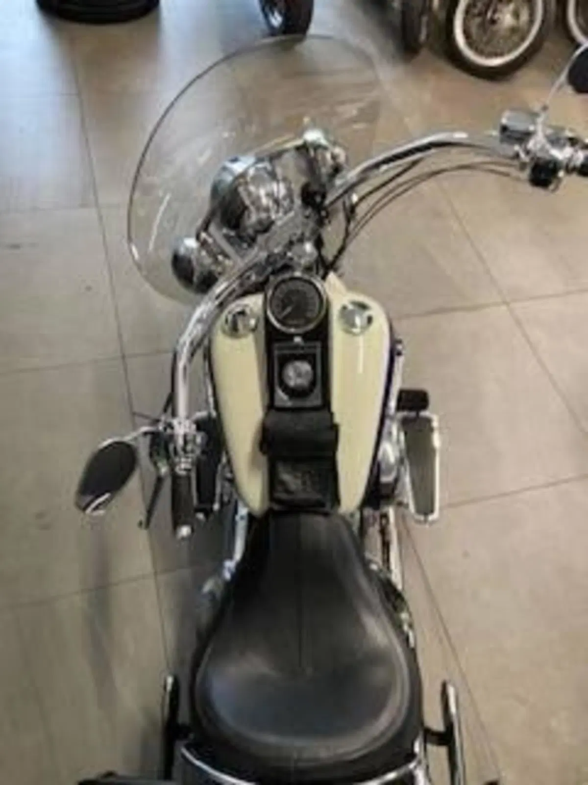 Harley-Davidson 1584 Deluxe (2007 - 08) - FLSTN (5)