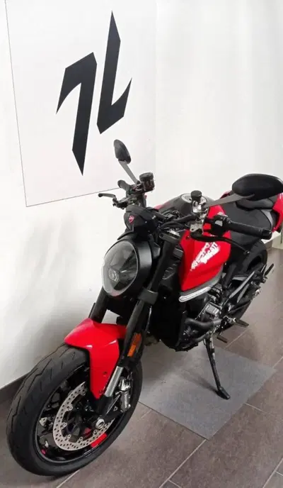 Ducati Monster 937 + (2021 - 25) usata