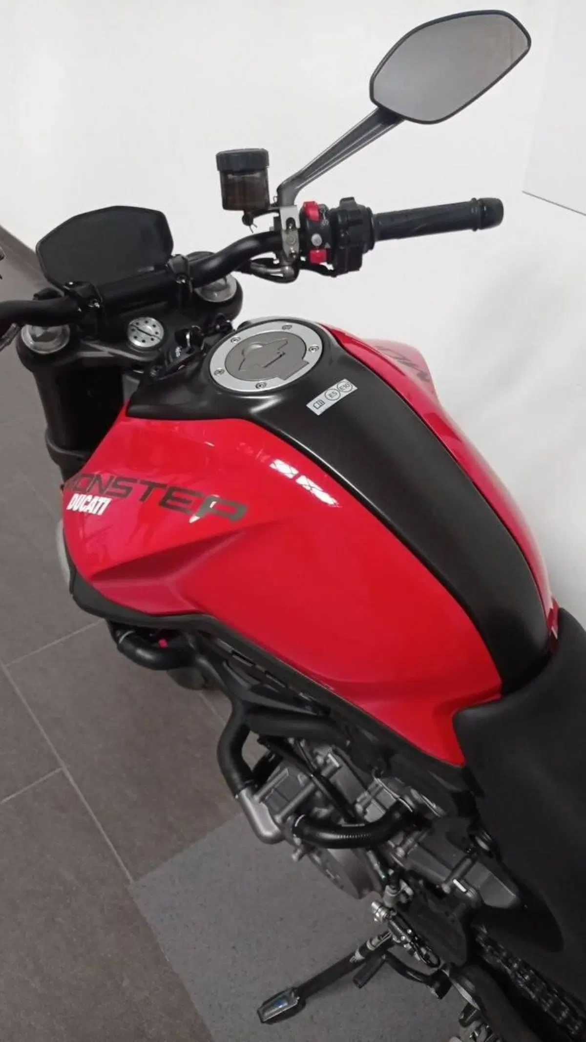 Ducati Monster 937 + (2021 - 25) (5)