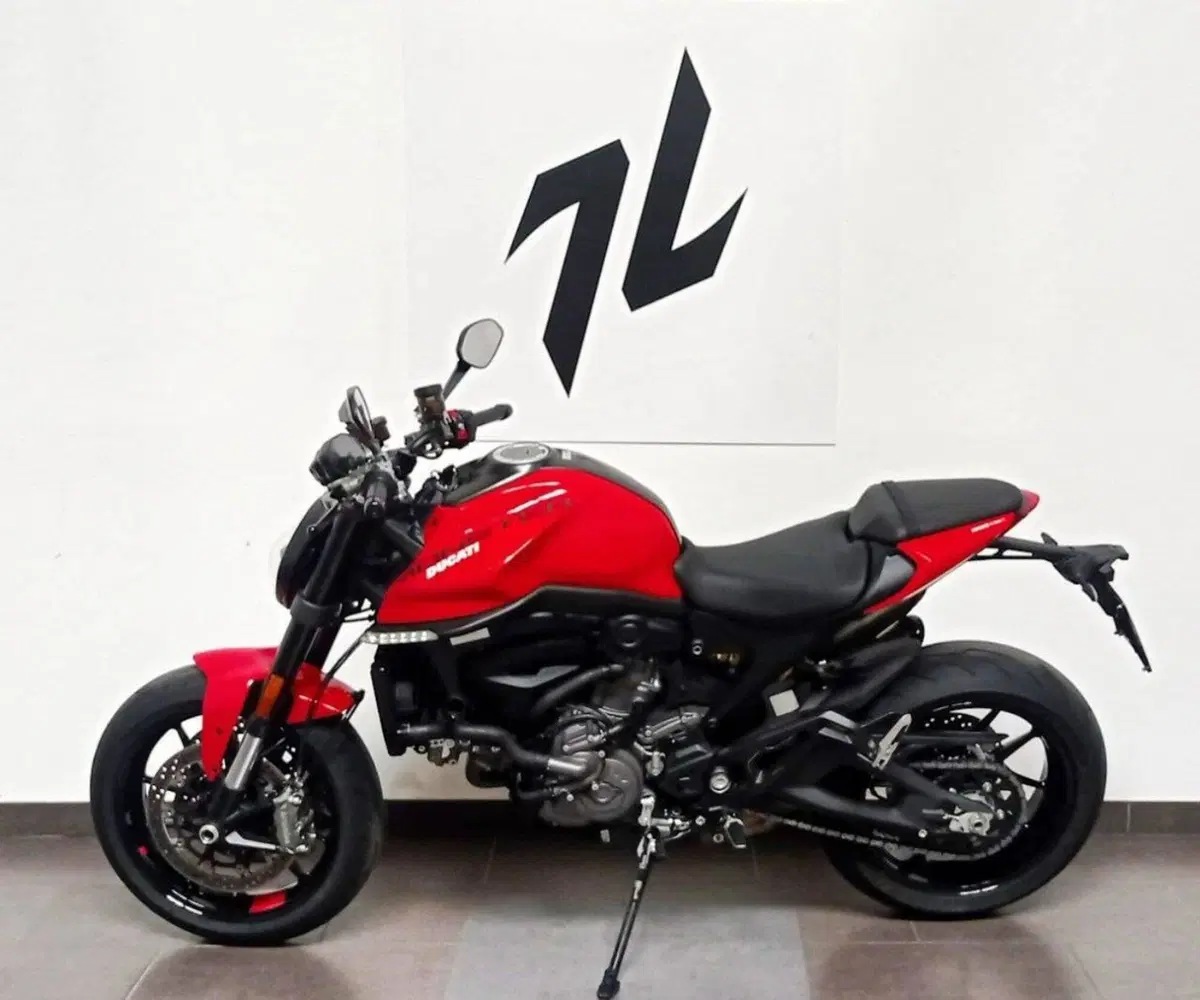 Ducati Monster 937 + (2021 - 25) (3)