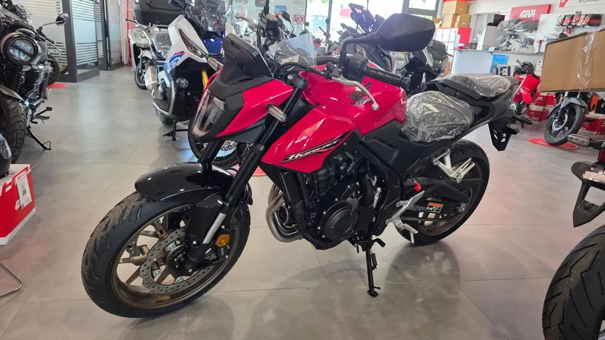 Honda CB 500 Hornet (2026) (2)