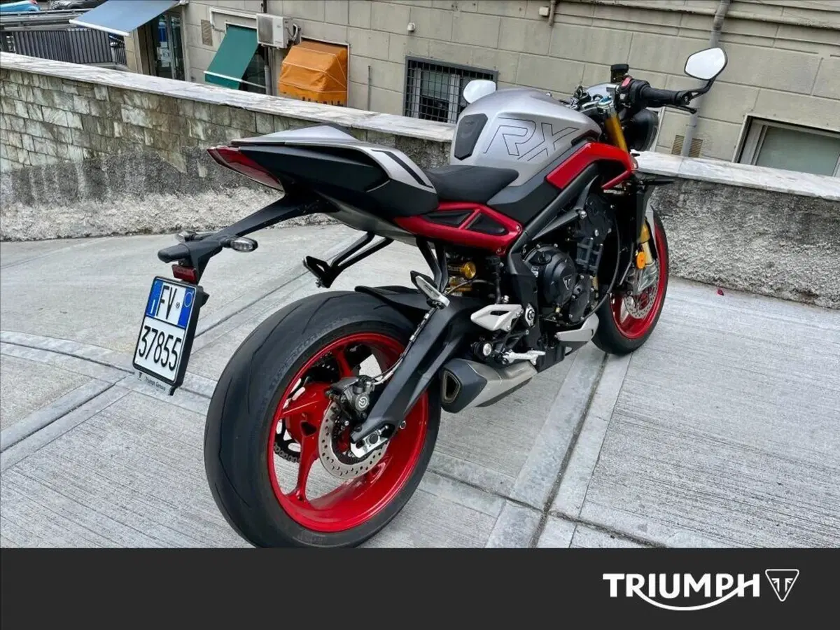 Triumph Street Triple 765 RX (2026) (3)