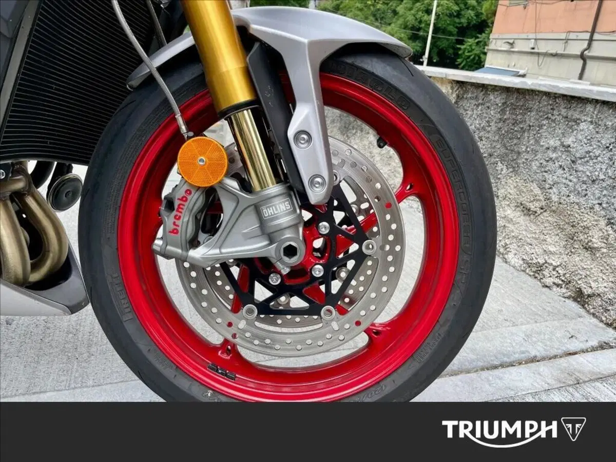 Triumph Street Triple 765 RX (2026) (9)