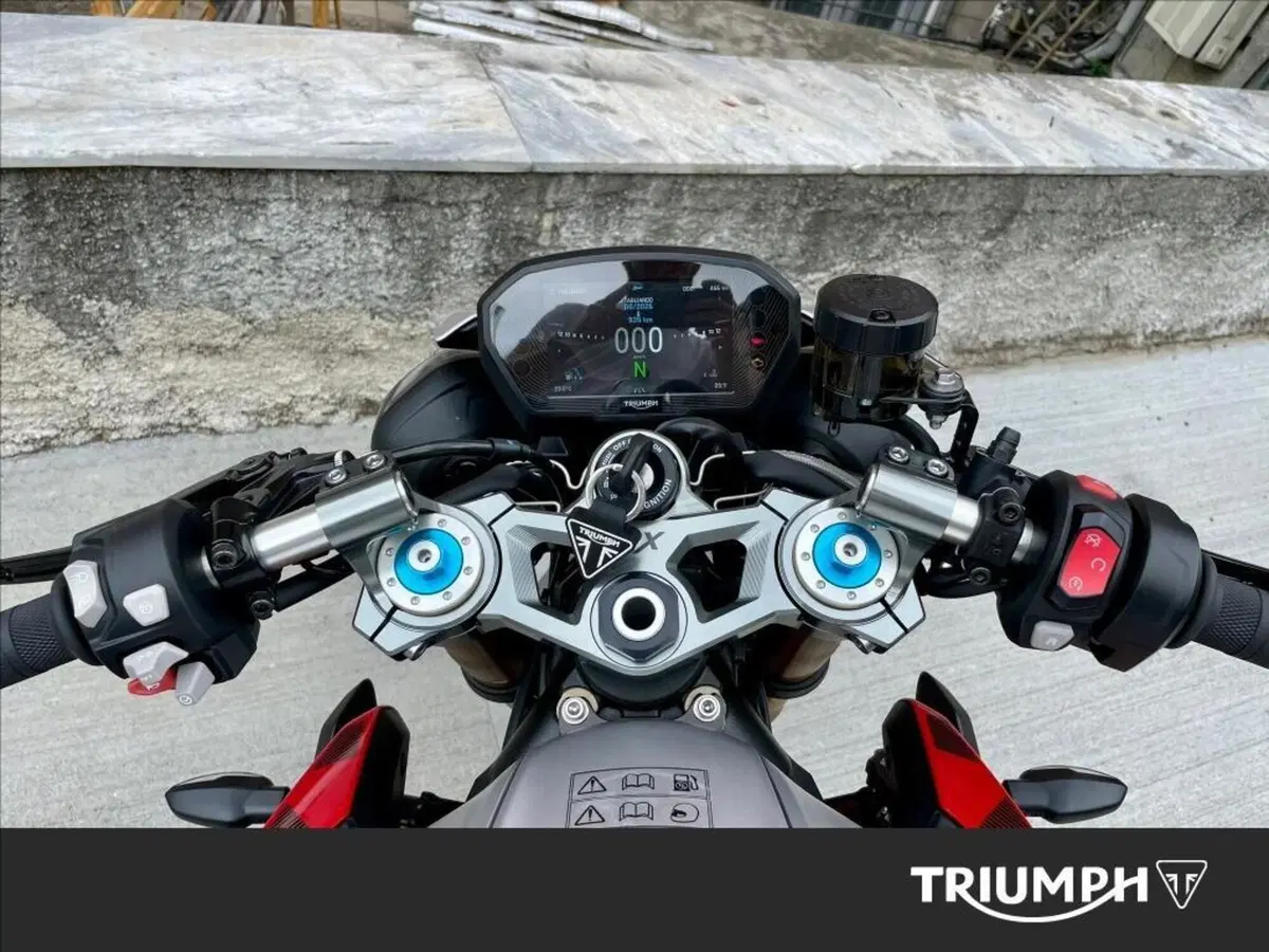 Triumph Street Triple 765 RX (2026) (8)
