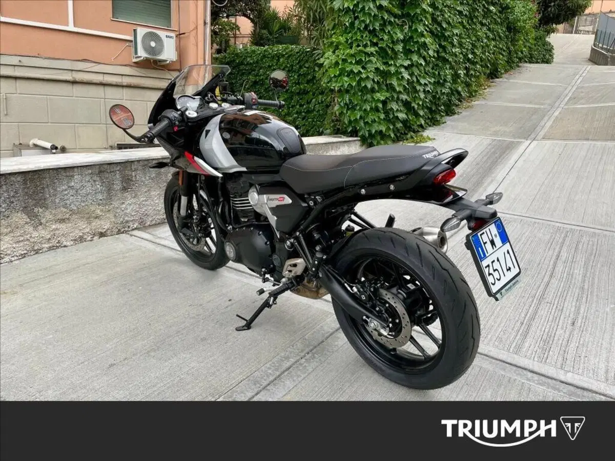 Triumph Thruxton 400 (2026) (5)