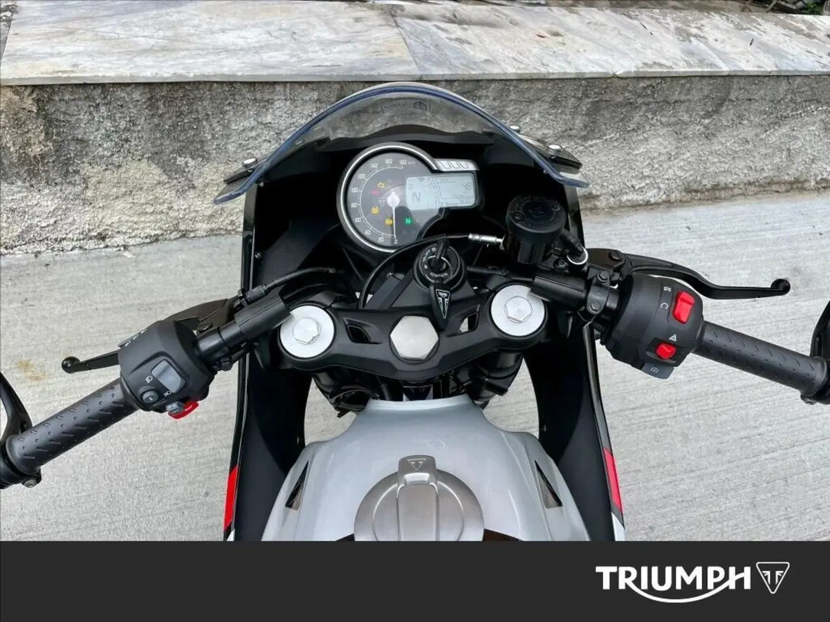 Triumph Thruxton 400 (2026) (9)