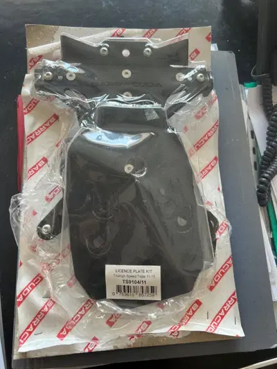 Porta targa per Triumph Speed Triple 2011-2015 Barracuda