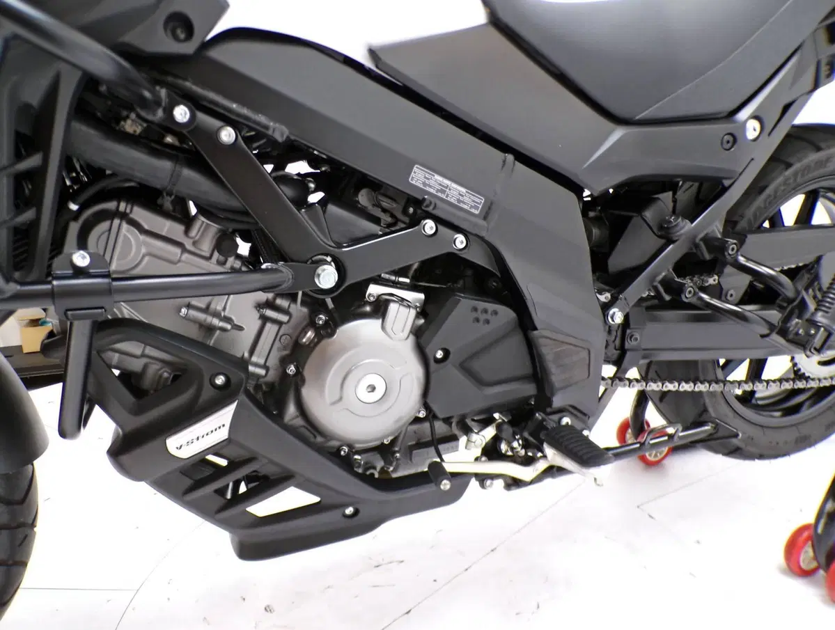 Suzuki V-Strom 650 (2021 - 25) (9)