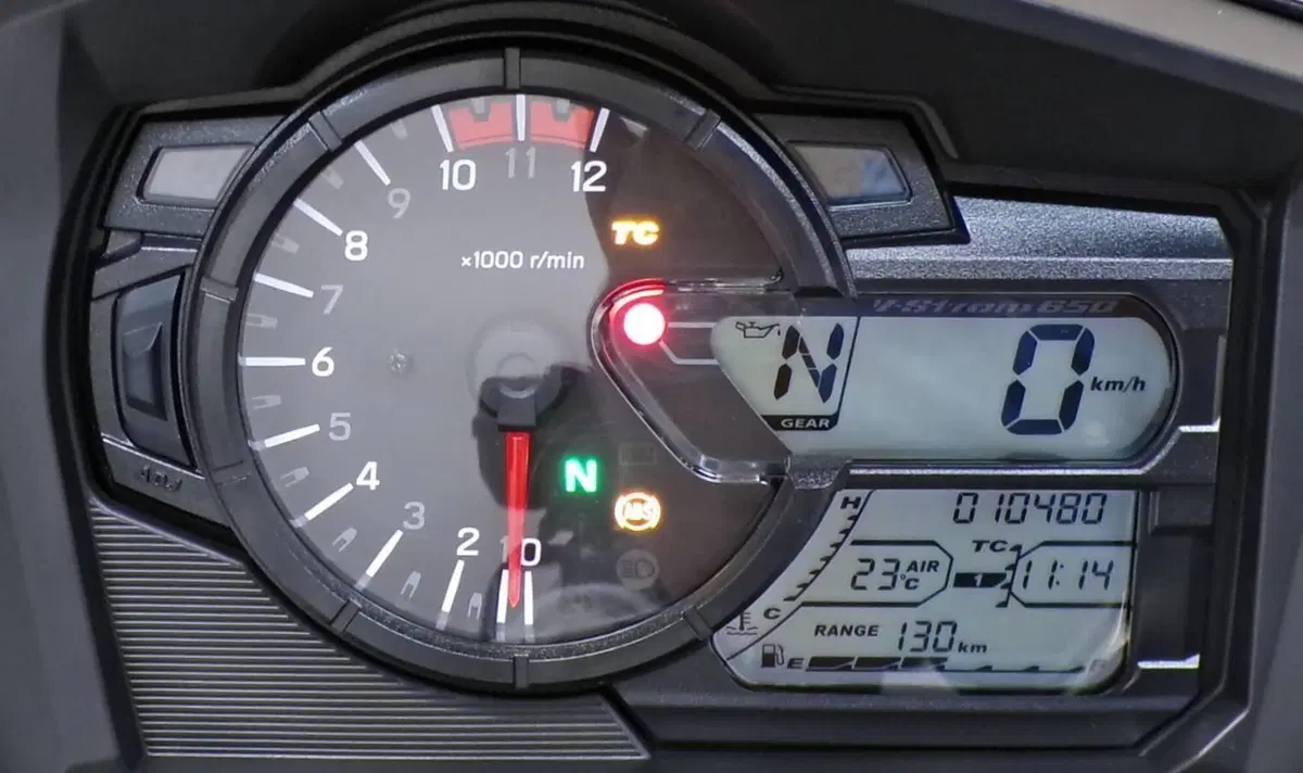 Suzuki V-Strom 650 (2021 - 25) (13)