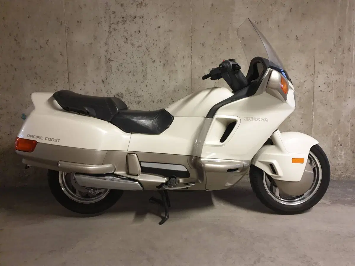 Honda PC 800 (2)