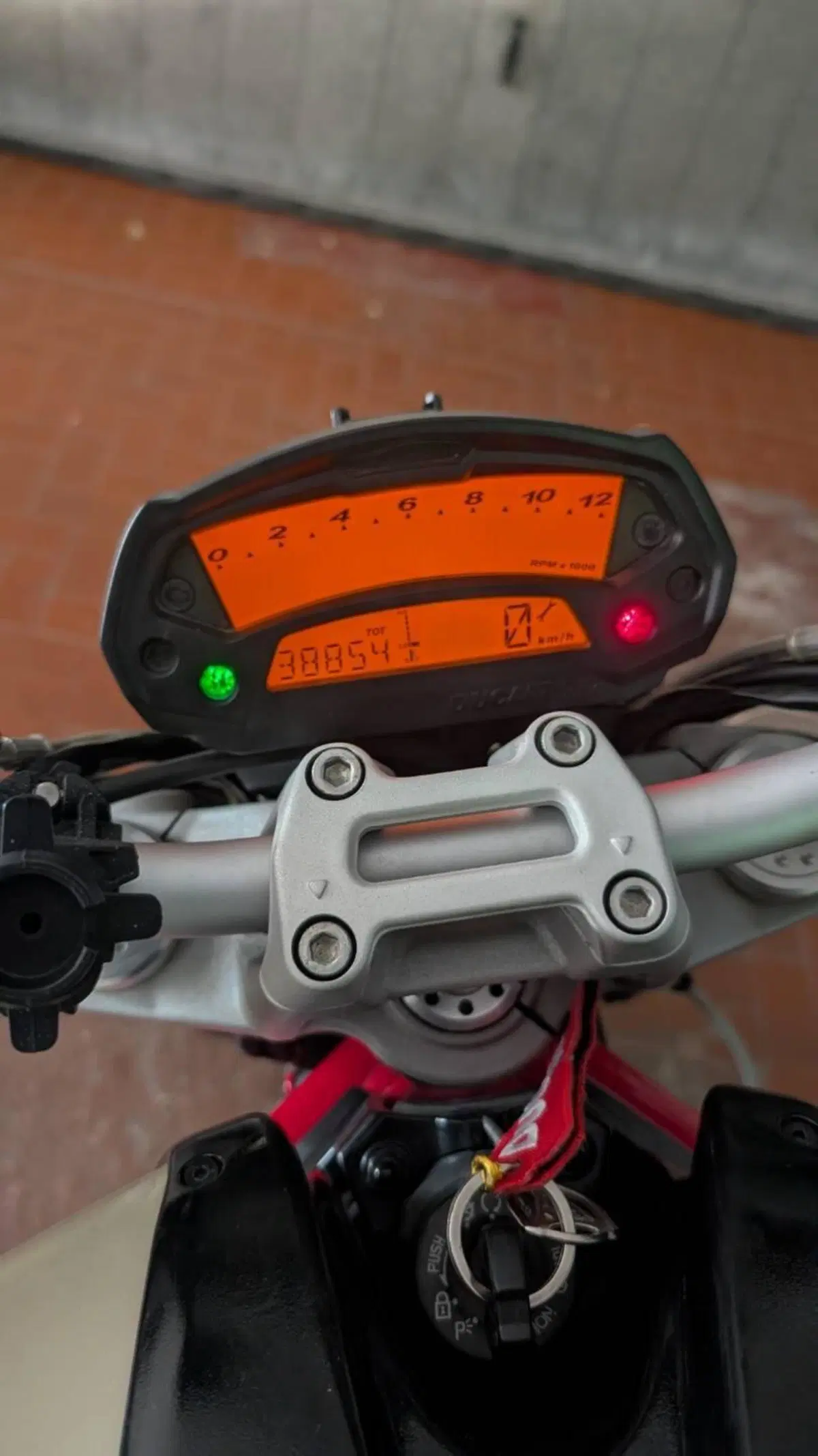 Ducati Monster 696 Plus (2007 - 14) (2)