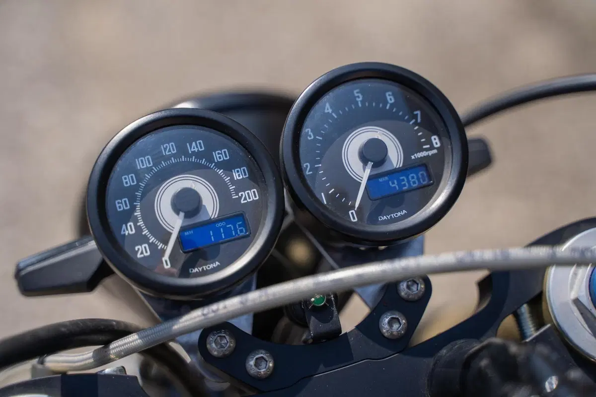 Triumph Bonneville T100 (2008 - 16) (12)
