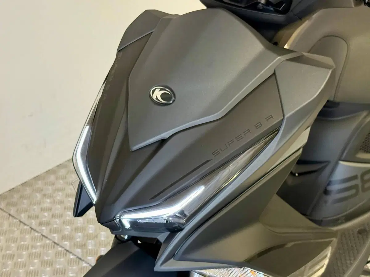 Kymco Super 8 50 R (2022 - 26) (10)