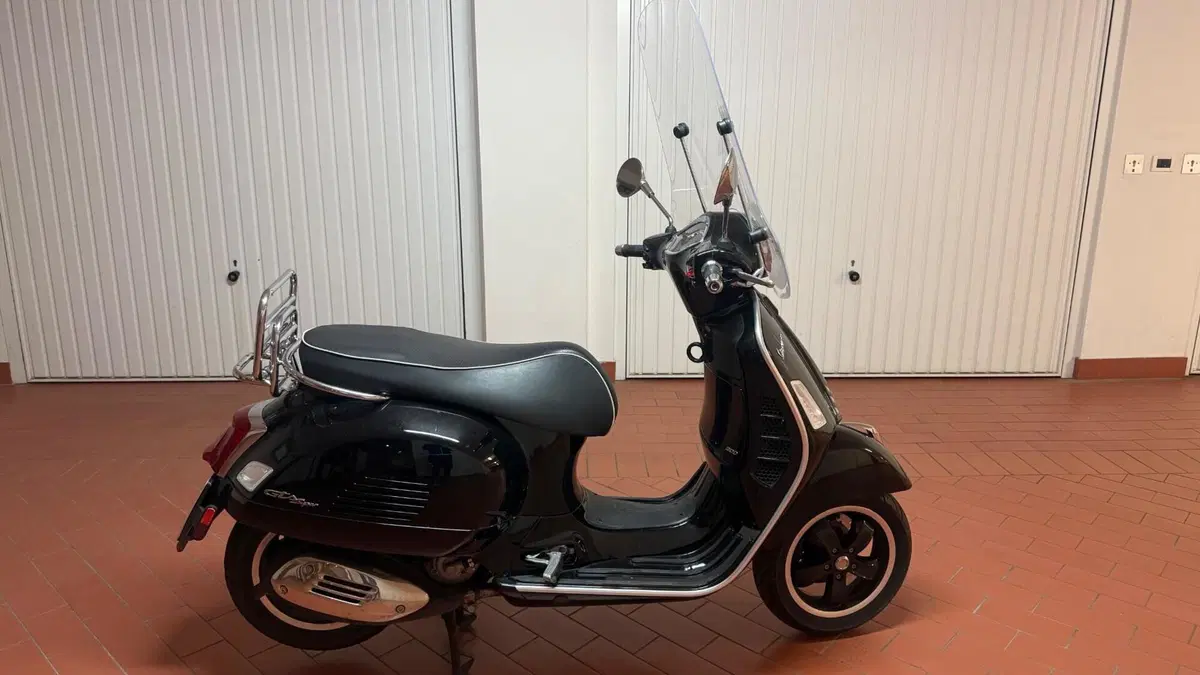 Vespa GTS 300 Hpe (2021 - 22)