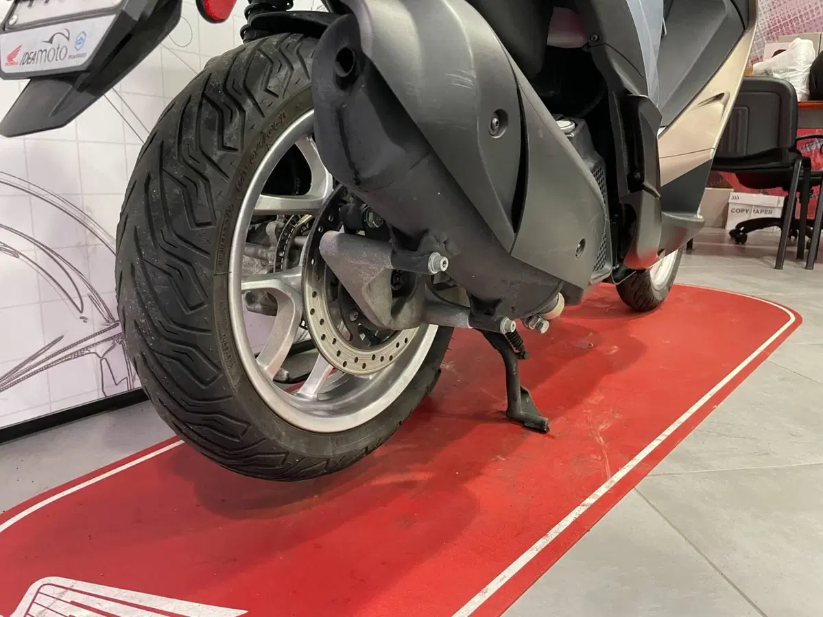 Piaggio Medley 125 ABS (2021 - 24) (9)