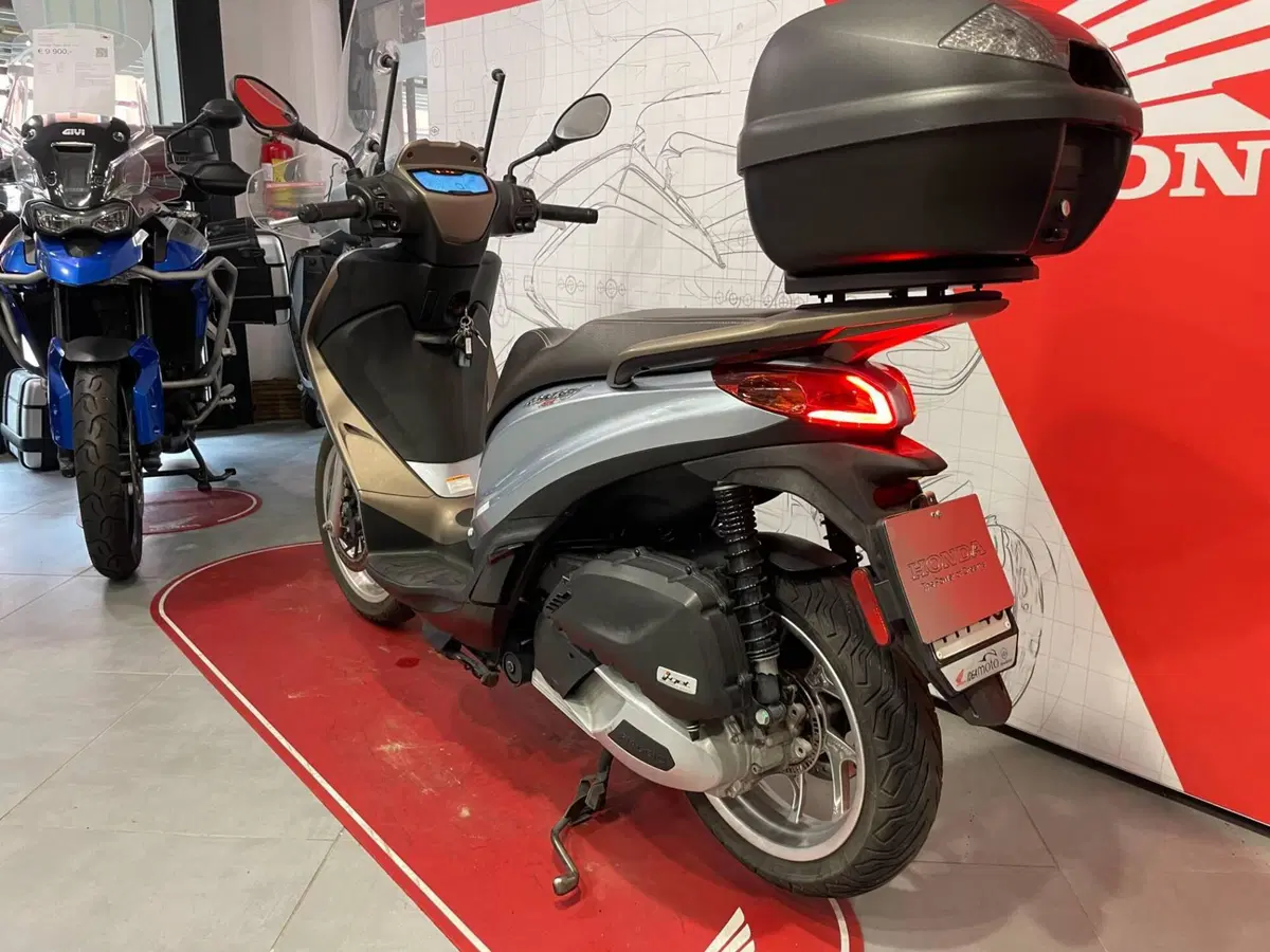 Piaggio Medley 125 ABS (2021 - 24) (8)