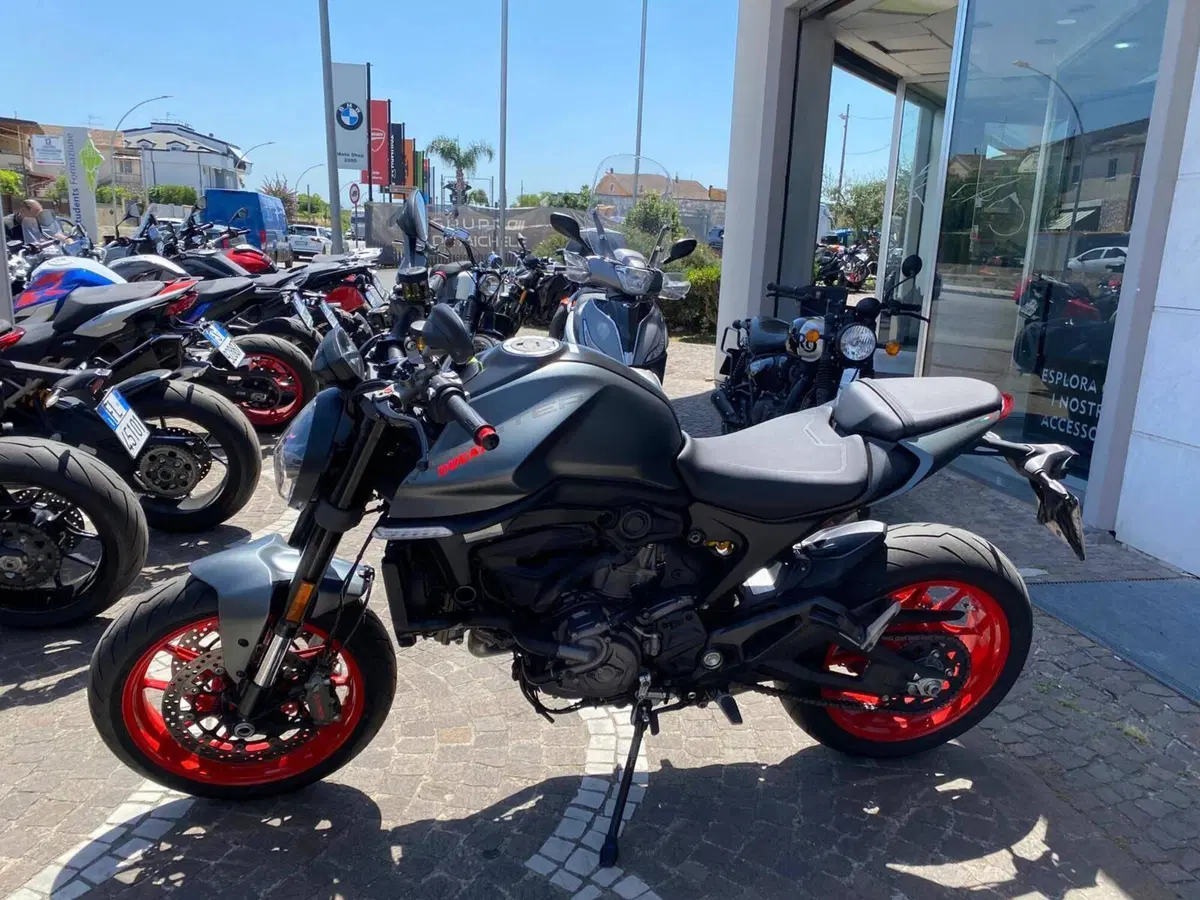 Ducati Monster 937 (2021 - 25) (2)