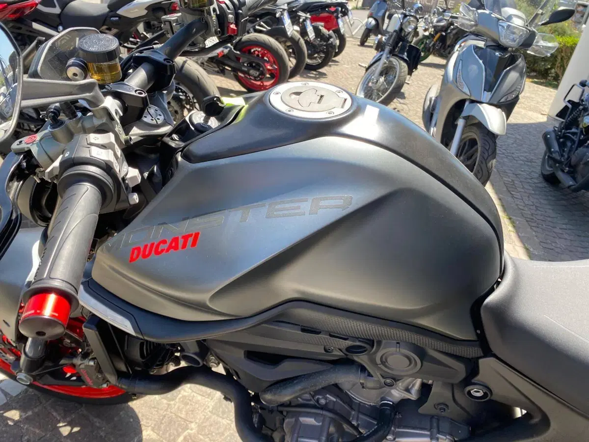 Ducati Monster 937 (2021 - 25) (8)