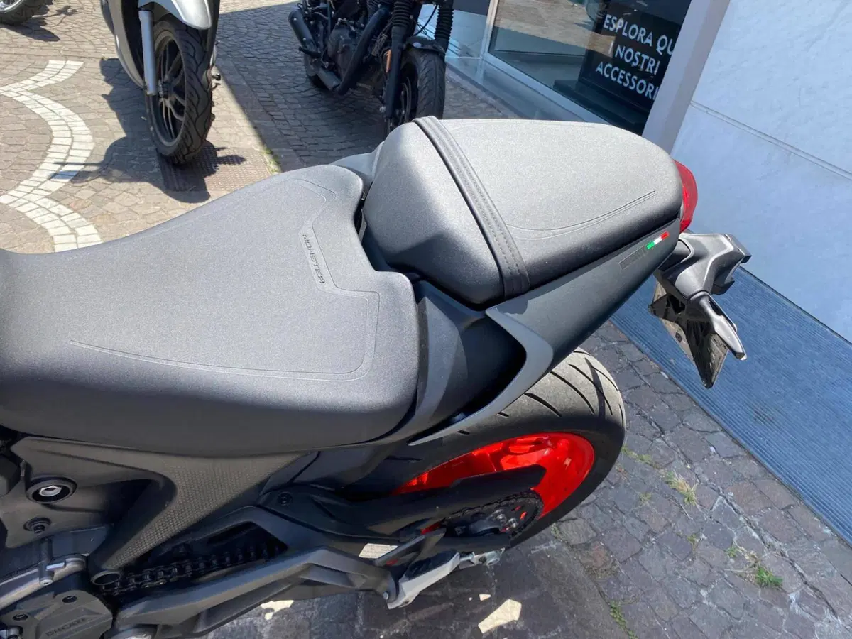Ducati Monster 937 (2021 - 25) (9)