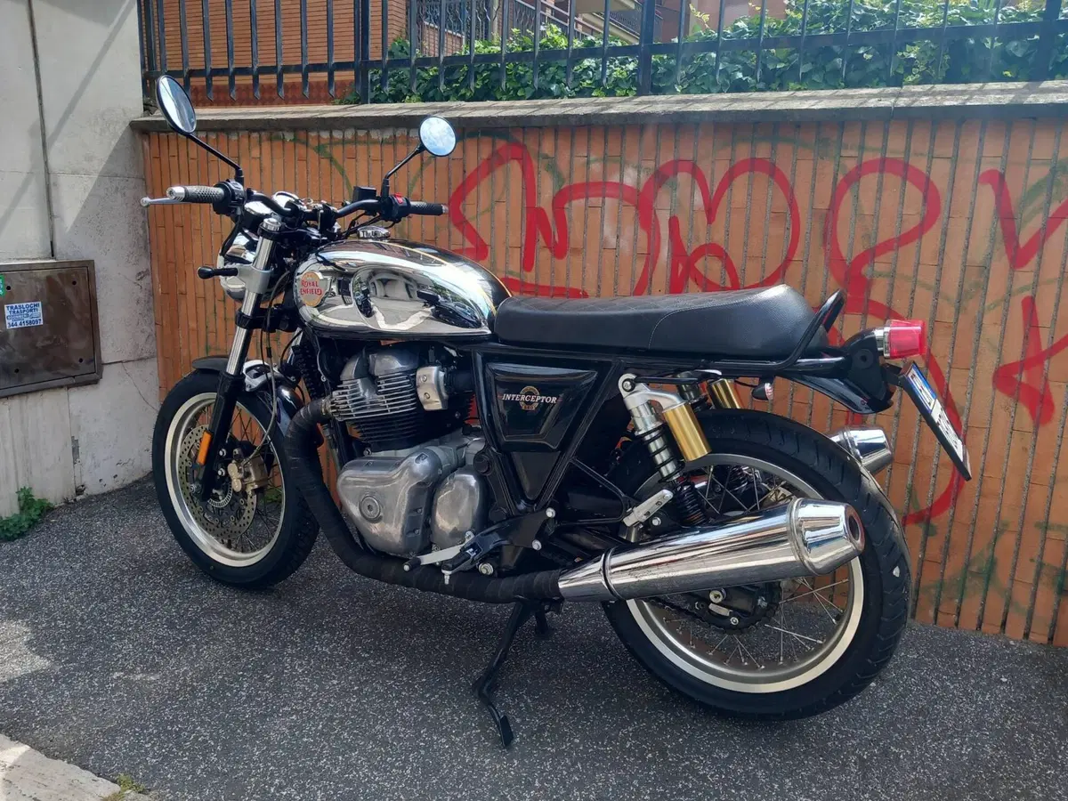 Royal Enfield Interceptor 650 Chrome (2020) (2)