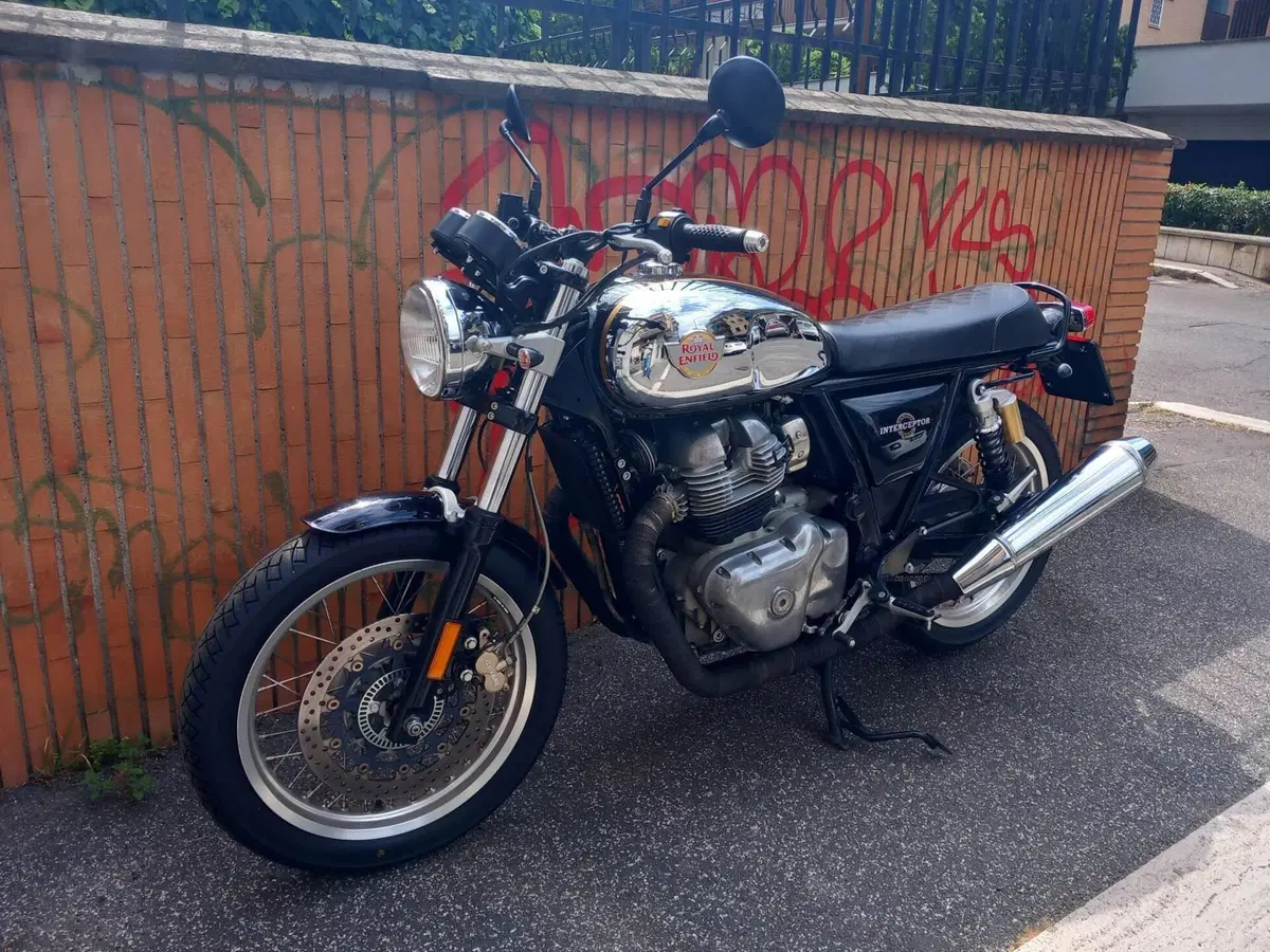 Royal Enfield Interceptor 650 Chrome (2020) (3)