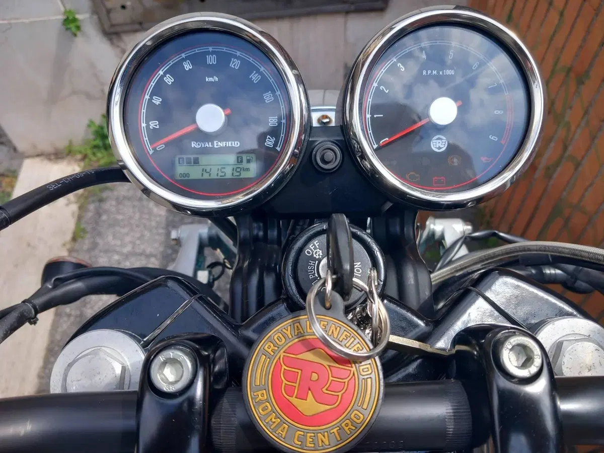 Royal Enfield Interceptor 650 Chrome (2020) (7)
