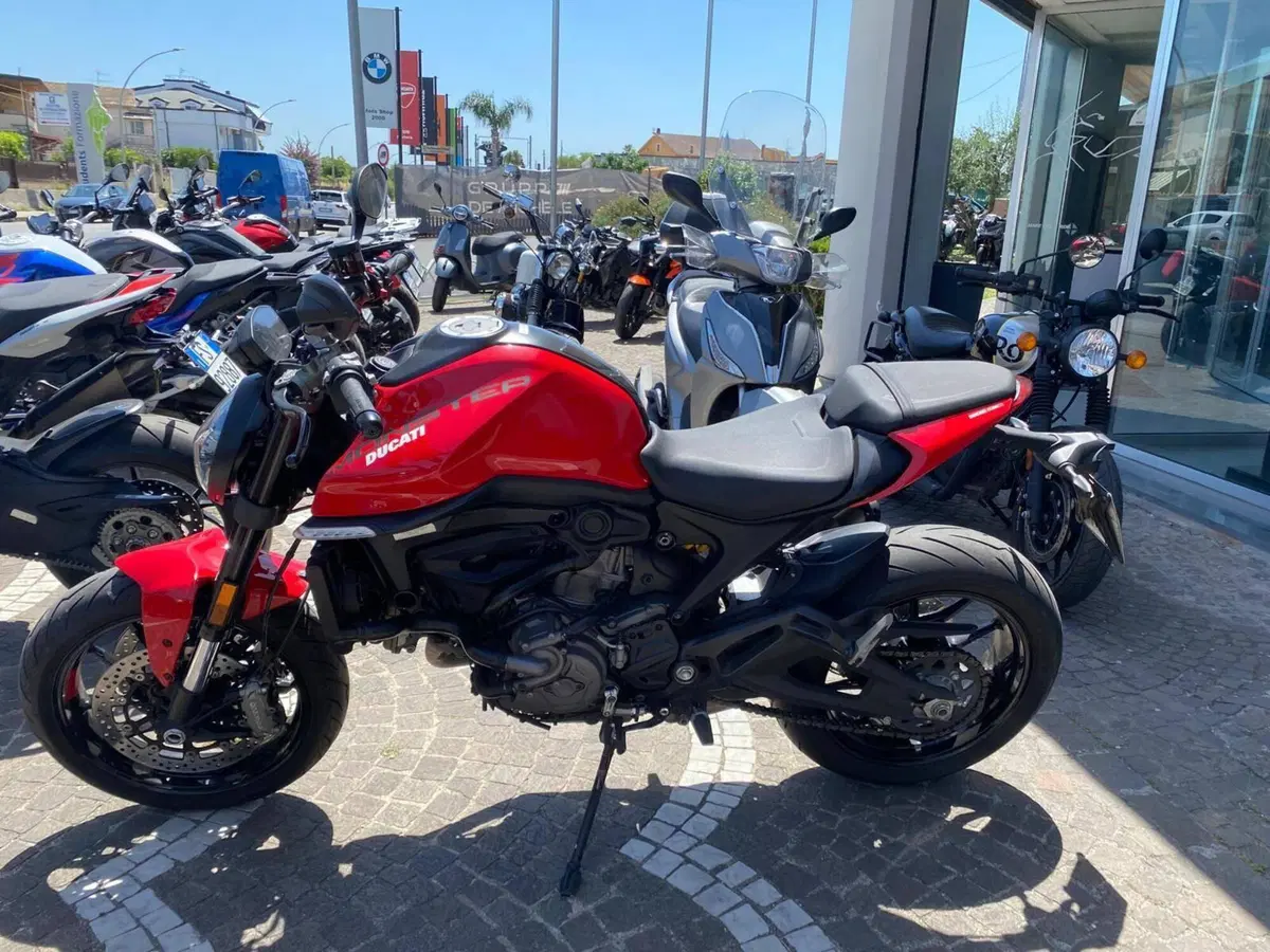 Ducati Monster 937 (2021 - 25) (2)